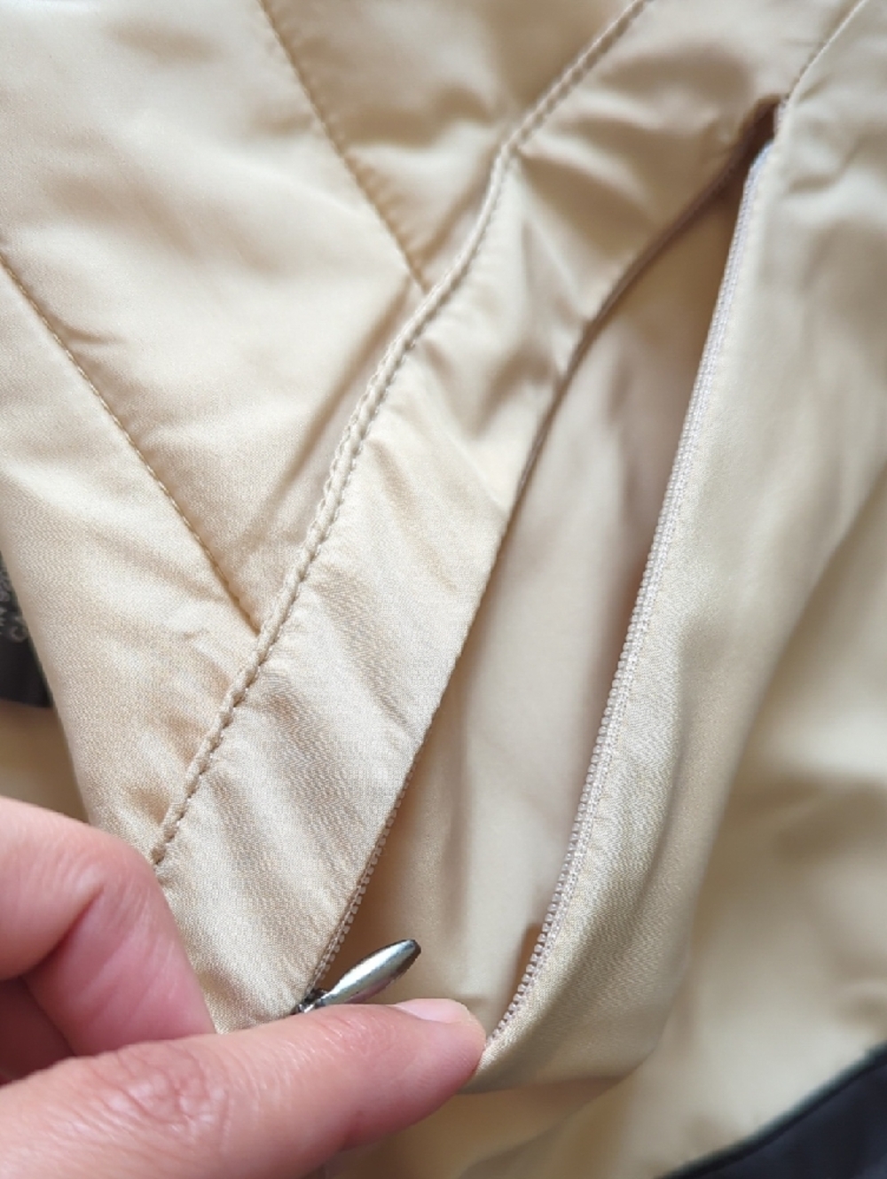 Saks Fifth Avenue Quilted Tan Button-Front Vest Size XL - Picture 10 of 13